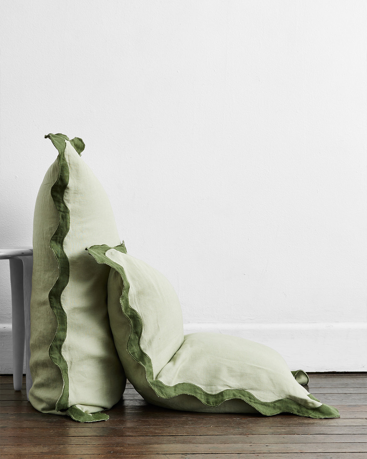 Sage & Olive 100% French Flax Linen Scalloped Pillowcases (Set of Two)